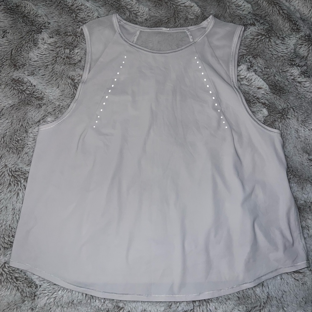 Sculpt cropped tank in “light vapor”